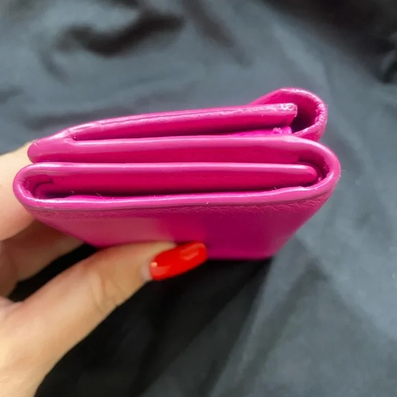 💕🤭 Balenciaga pink wallet! - Picture 10 of 16